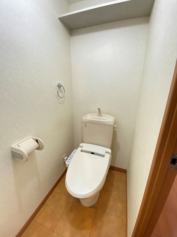 トイレ　※同棟同型内観写真、現状優先となります。