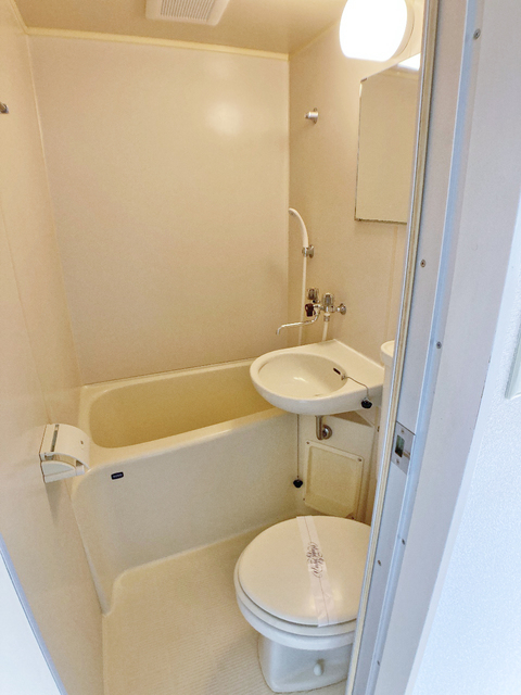 バス・シャワールーム　※補修前の参考画像の為、設備等は現況優先。