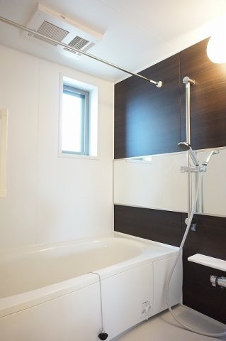 バス・シャワールーム　お風呂で日々の疲れを落としましょう