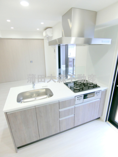 キッチン　3口ガスグリル付システムキッチン　カウンターキッチン