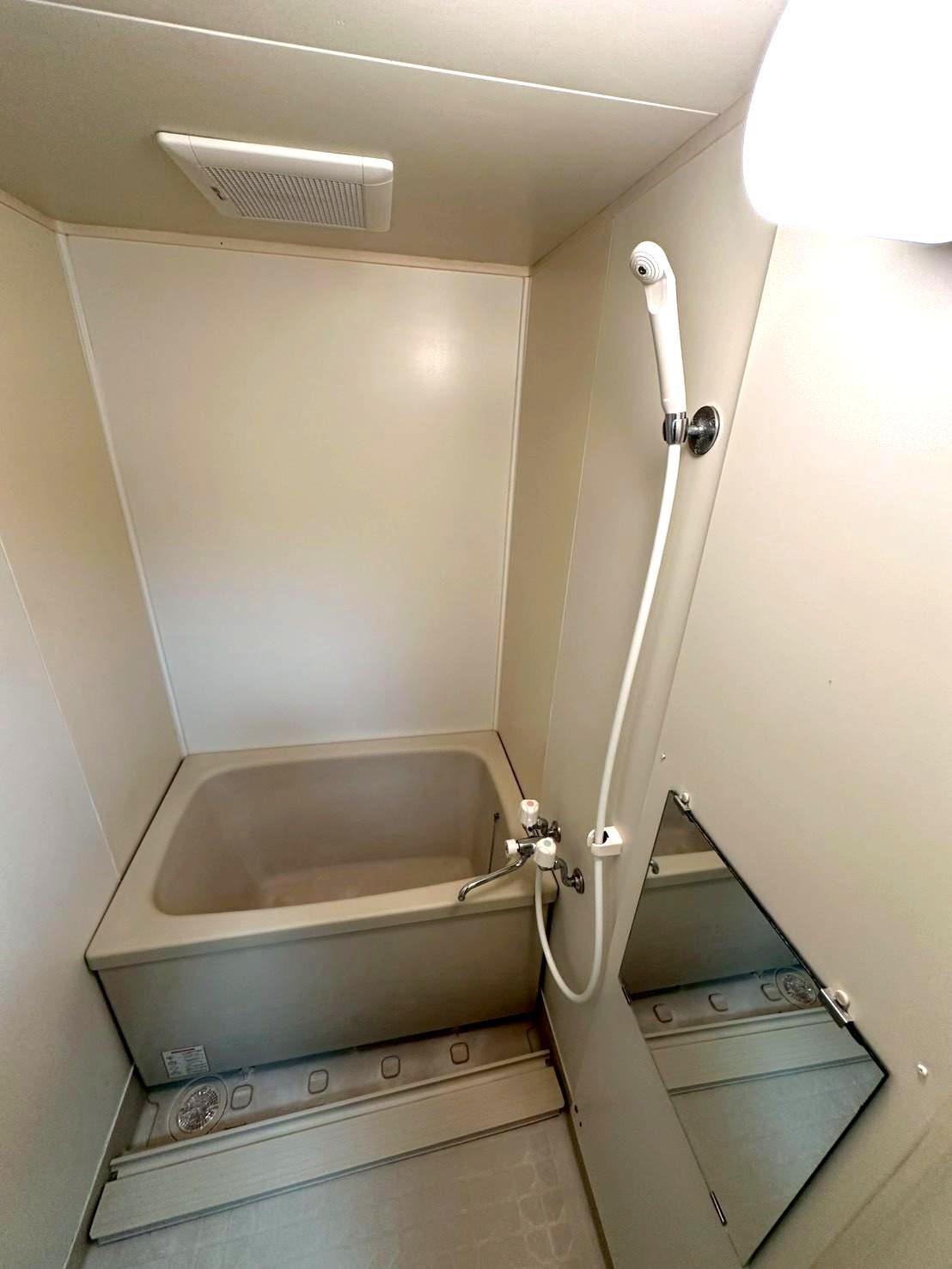 バス・シャワールーム　バス
