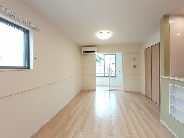 居室・リビング　ゆったり過ごせる居間です