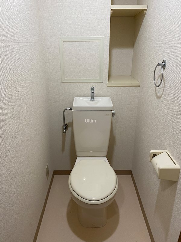 トイレ　別部屋のお写真です。ご参考までに！