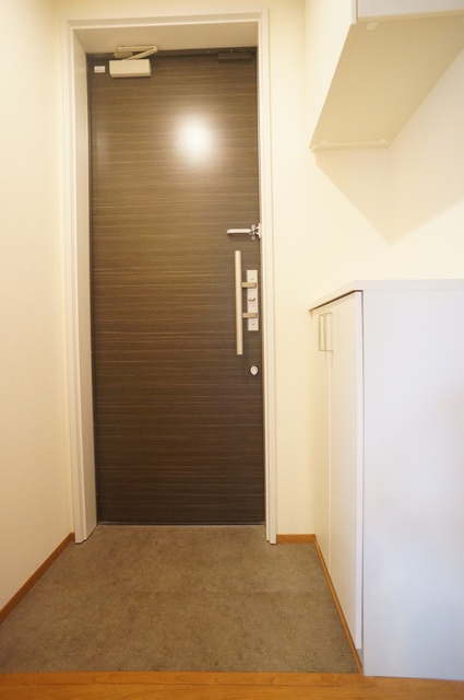 玄関　すっきりシンプルな玄関スペースです！