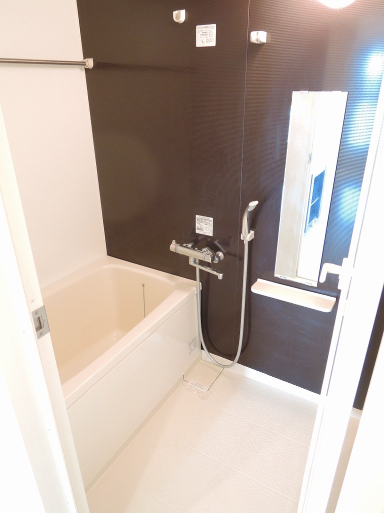 バス・シャワールーム　バストイレ別タイプ