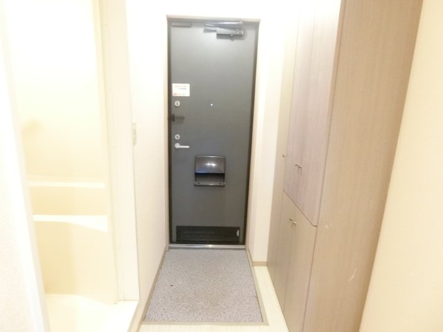 玄関　別号室の参考写真です。