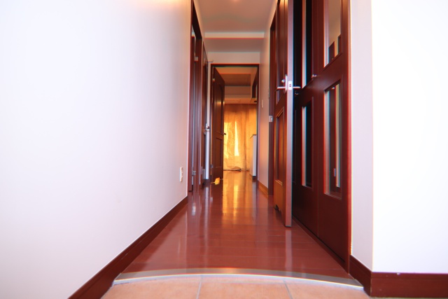 玄関　※別号室参考写真の為現状優先となります