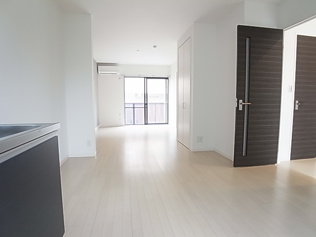 居室・リビング　フルリノベーション物件。