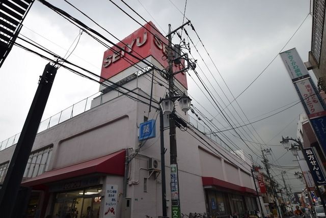 スーパー　西友石神井公園店（スーパー）まで829m