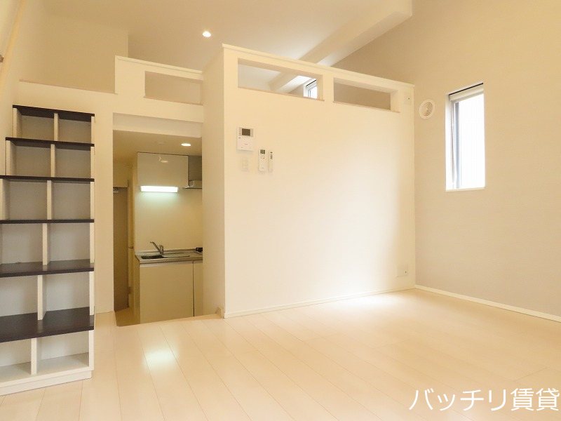 居室・リビング　画像は、同型タイプの為、現状を優先いたします。