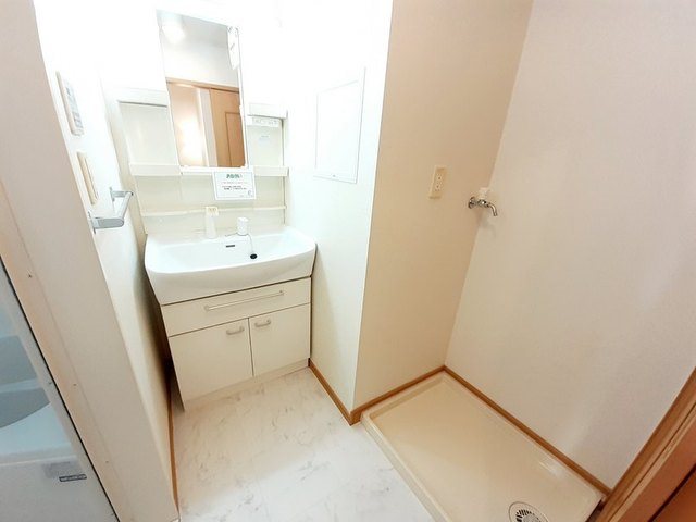 洗面設備　※別号室の写真です。