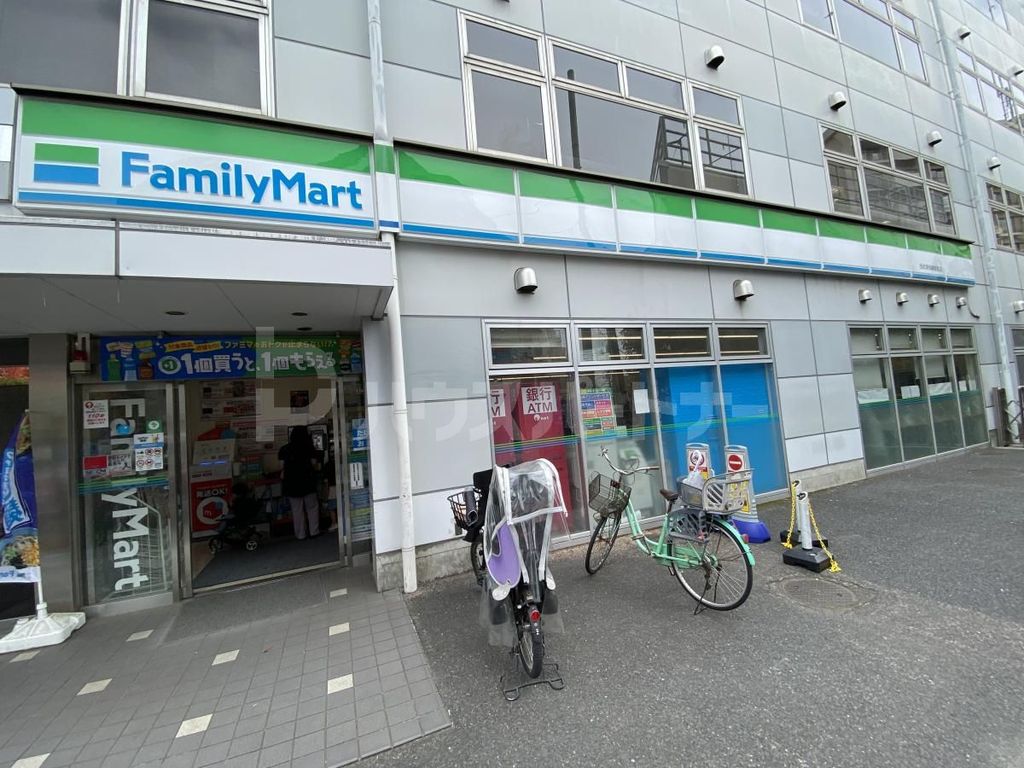 コンビニ　ファミリーマート西武東長崎駅前店（コンビニ）まで380m