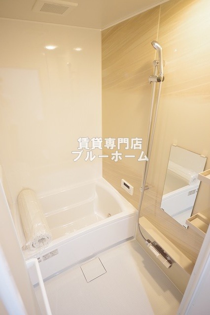 バス・シャワールーム　追炊き機能付きバス！