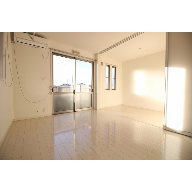 居室・リビング　別の部屋の写真です