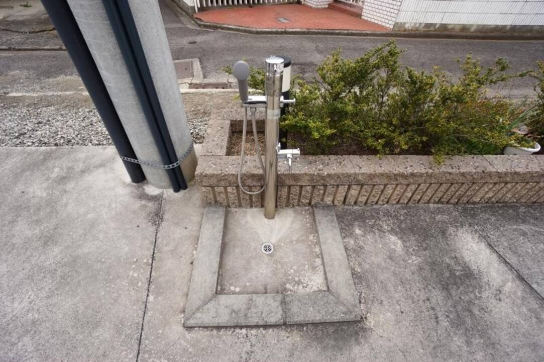 バルコニー　外部散水栓