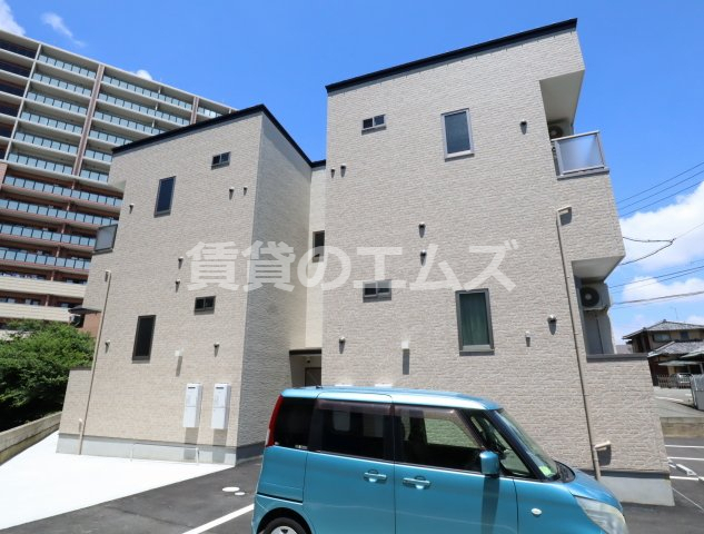 建物外観　フォルトゥーナ竹下駅前の外観