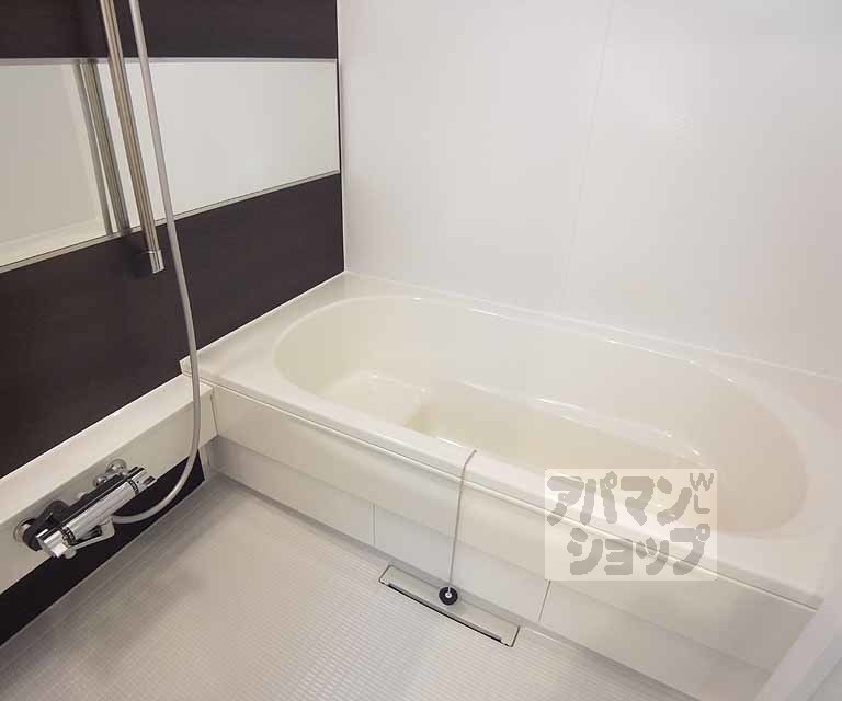 バス・シャワールーム　ゆったり浸かれます