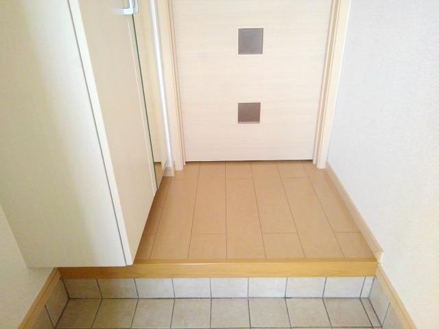 玄関　収納もある玄関です