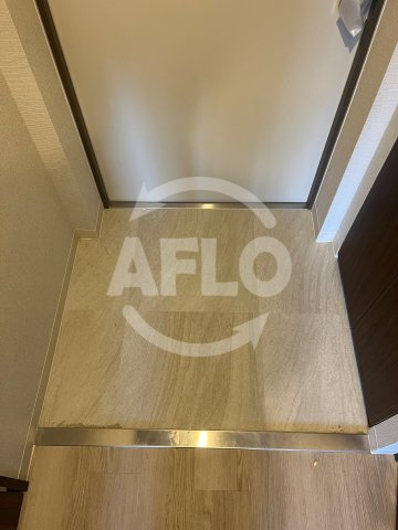玄関　ArtizA京橋WEST　玄関