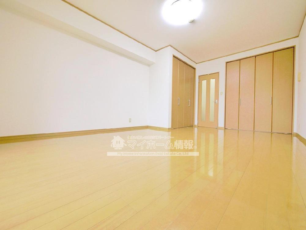 居室・リビング　暖かな陽差しがお部屋に癒しの時間を与えてくれます