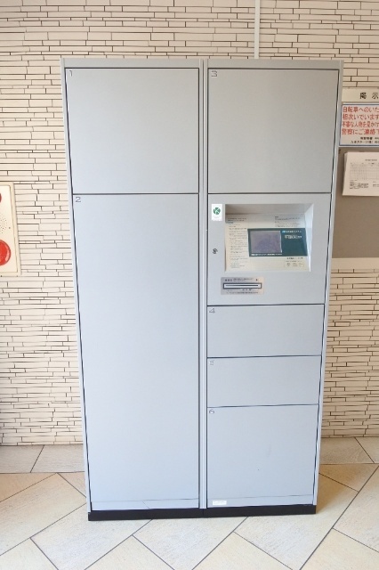 エントランス　宅配ボックス