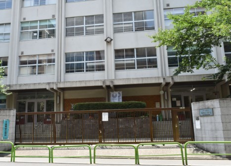 小学校　千代田区立番町小学校（小学校）まで867m