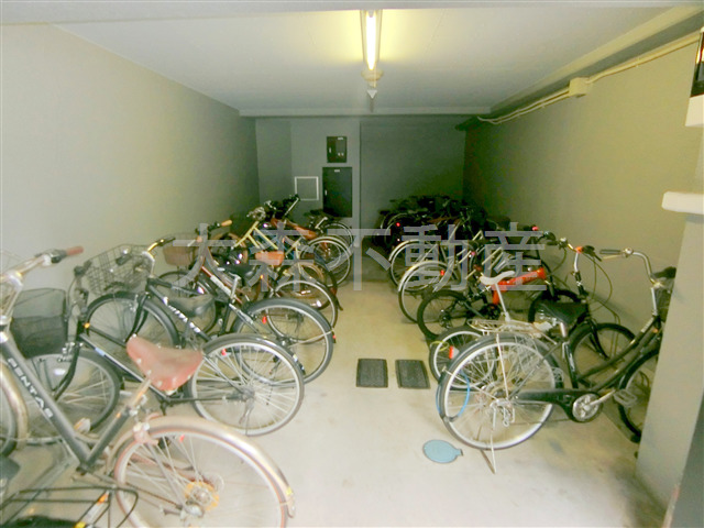 その他共有部分　屋根付き駐輪場