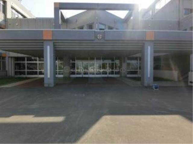 小学校　札幌市立手稲宮丘小学校（小学校）まで518m