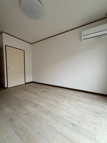 イーストアベニューの内装写真