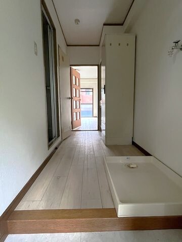 イーストアベニューの玄関写真