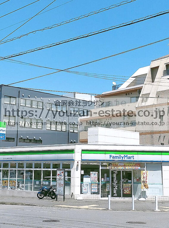 コンビニ　ファミリーマートスリーウェル新石川二丁目店（コンビニ）まで300m