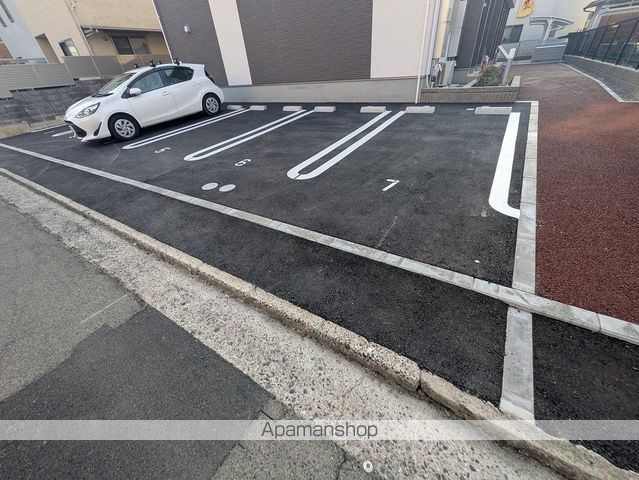 駐車場　駐車場