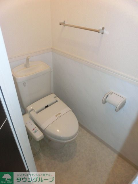 トイレ　ウォシュレット付き