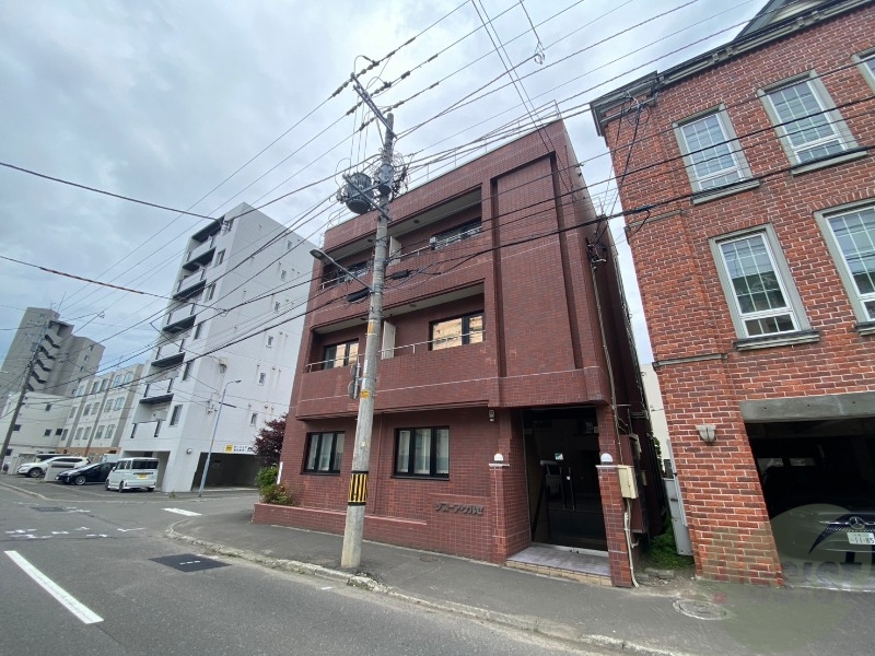 建物外観　札幌市中央区宮の森「ソフィーア・ナルセ」