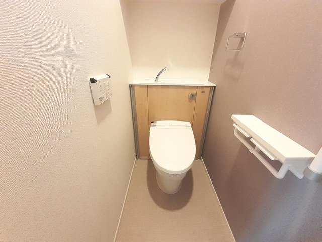 トイレ　ゆったりとした空間のトイレです