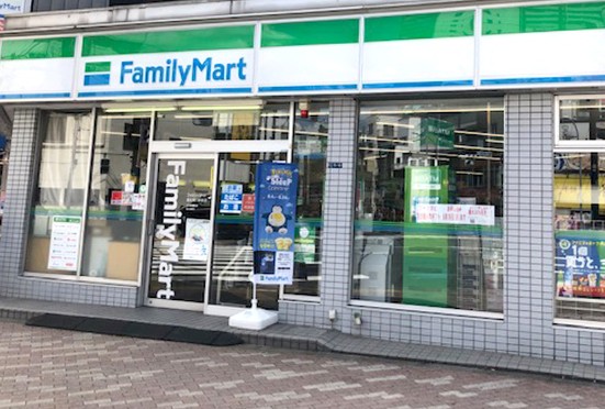 コンビニ　ファミリーマート 墨田菊川駅前店（コンビニ）まで594m