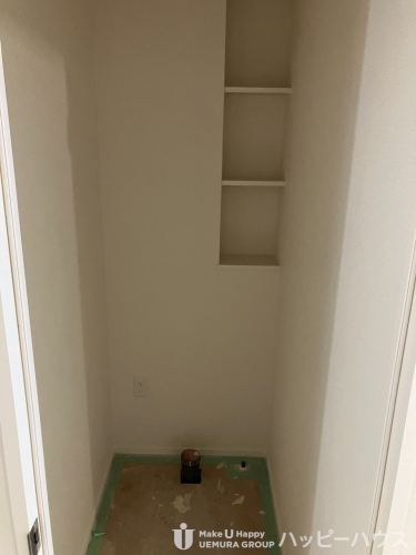 トイレ　施工中です。設備取り付け前になります。