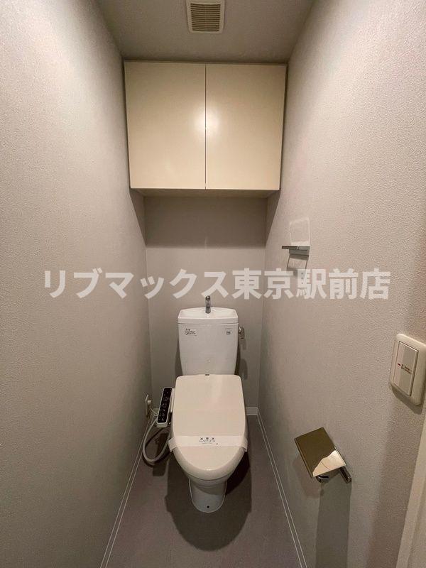 トイレ　別号室の写真です。