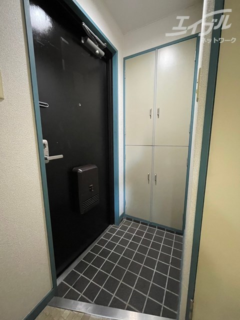 玄関　靴箱あります！