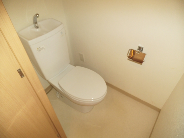 トイレ　トイレとお風呂は別々です☆