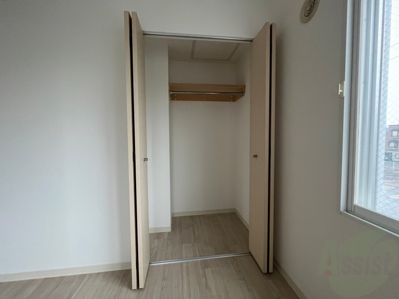 収納　寝室の収納です。部屋がすっきり片付きます。