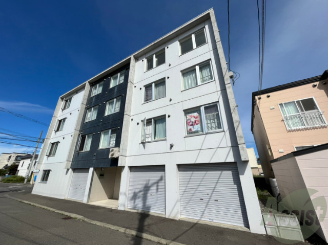 建物外観　札幌市東区北１８条東「Ｂｌａｎｃ　Ｎｏｉｒ　Ｆ」