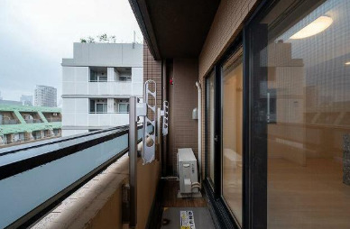 バルコニー　開放的で明るい空間を演出してくれるバルコニーです