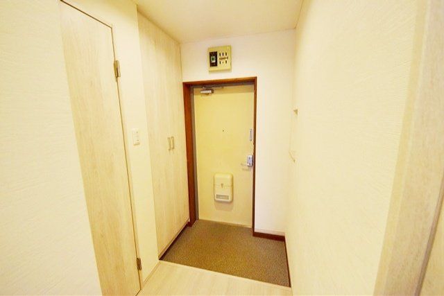 玄関　※別部屋参考写真