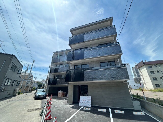 建物外観　札幌市西区八軒二条西「グランドサクセス琴似駅」