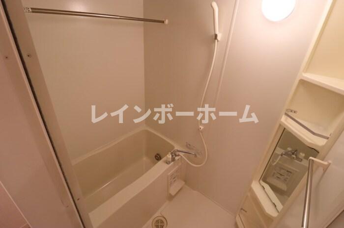 バス・シャワールーム　ゆったり過ごせるお風呂です