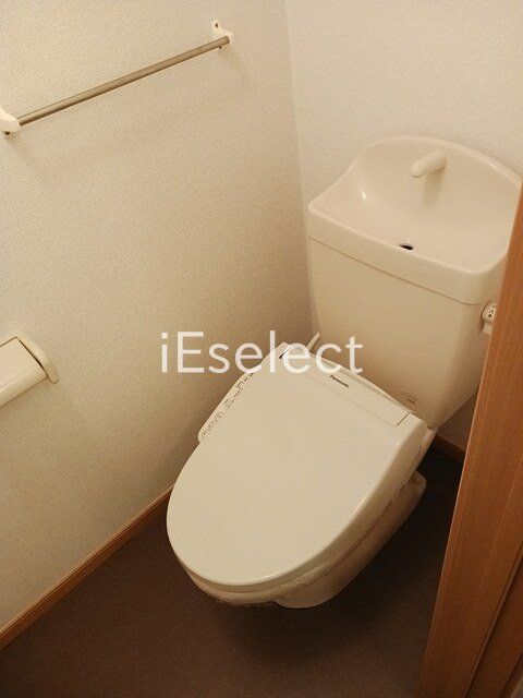トイレ　清潔感のあるトイレです