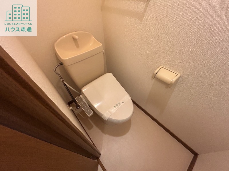 トイレ　※別号室の写真になります。