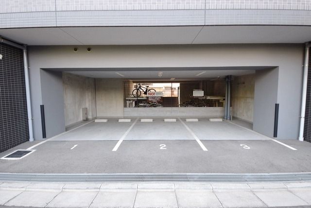 駐車場　敷地内駐車場