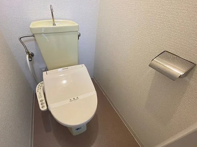 トイレ　※同施工会社のイメージ写真※